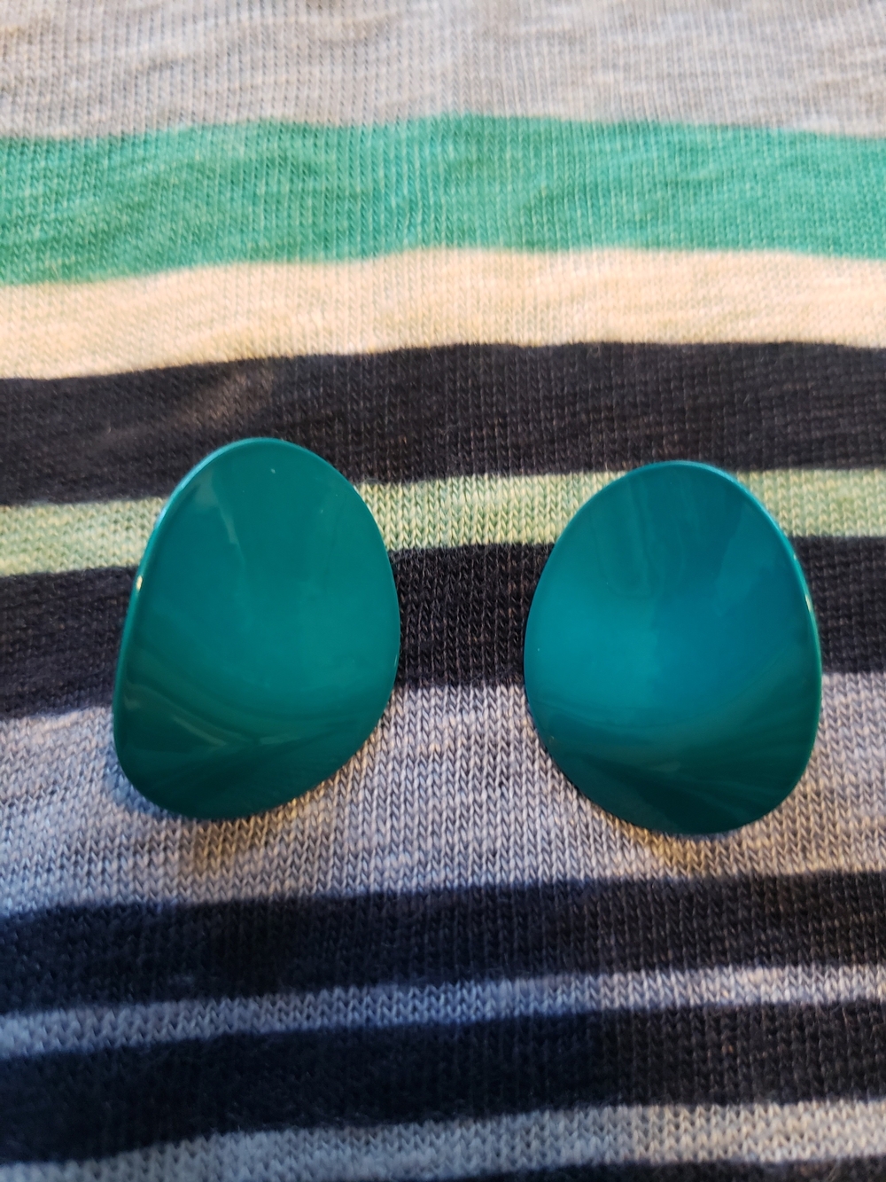 Teal Wavy Oval Resin Stud Earrings